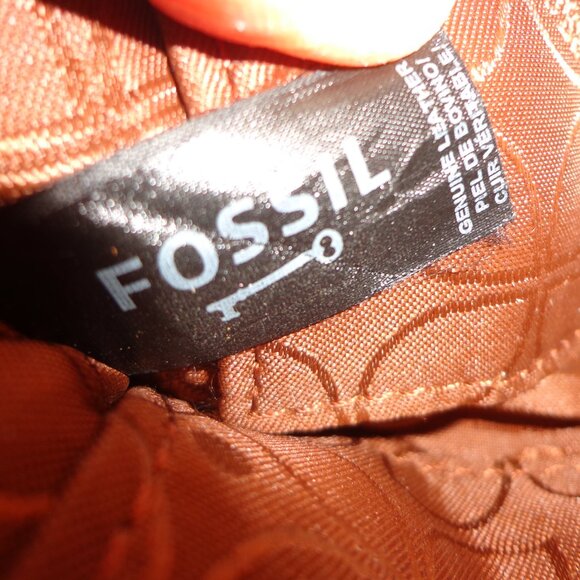 NWOT FOSSIL GENUINE LEATHER WALLET Zip Closure Zip Pocket Beige/Tan - Picture 5 of 8